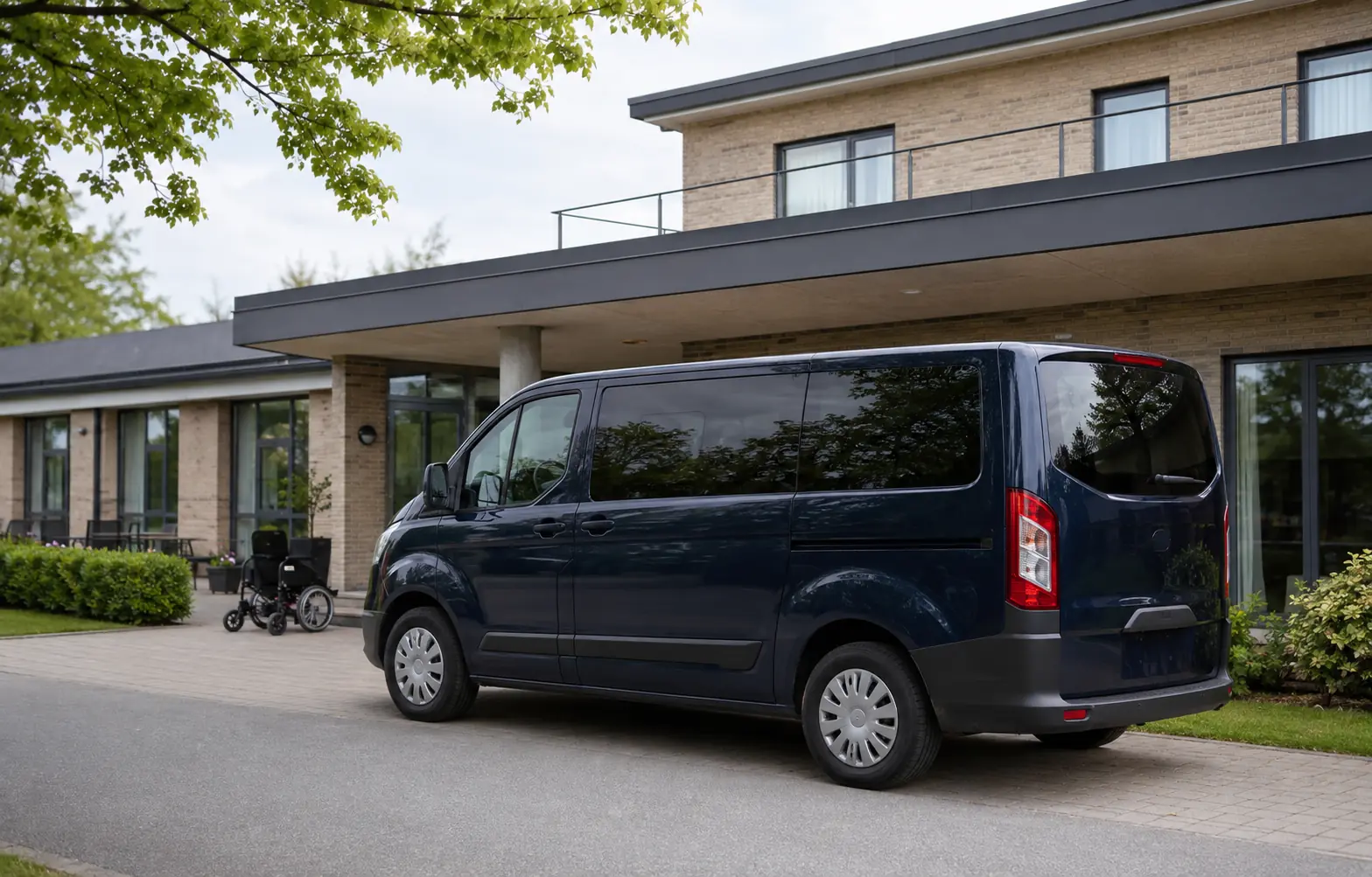 Varevogn til tryg transport og pædagogisk ledsagelse